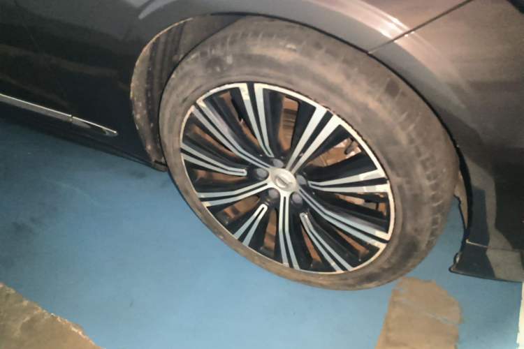 Used Volvo S90 2021 B5 Luxury Smart Edition Right Front Wheel Hub