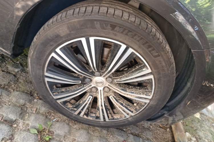 Used Volvo S90 2021 B5 Zhiyuan Luxury Edition Right Front Wheel Hub
