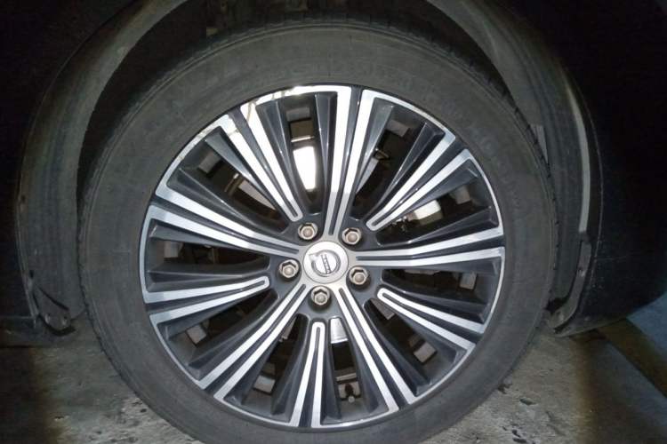 Used Volvo S90 2021 B5 Zhiyuan Luxury Edition Right Front Wheel Hub