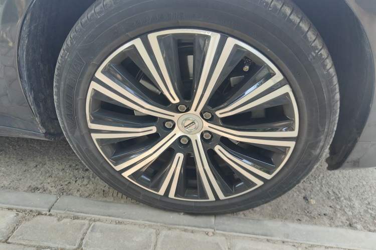 Used Volvo S90 2021 B5 Zhiyuan Luxury Edition Right Front Wheel Hub