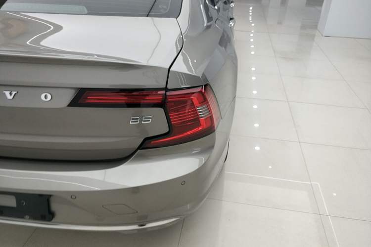 Used Volvo S90 2021 B5 Zhiyuan Luxury Edition Right Rear Taillight