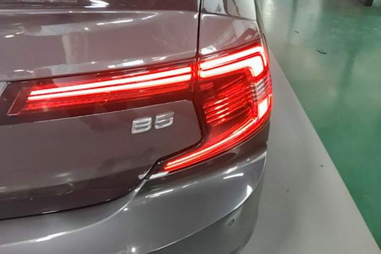 Used Volvo S90 2021 B5 Zhiyuan Luxury Edition Right Rear Taillight