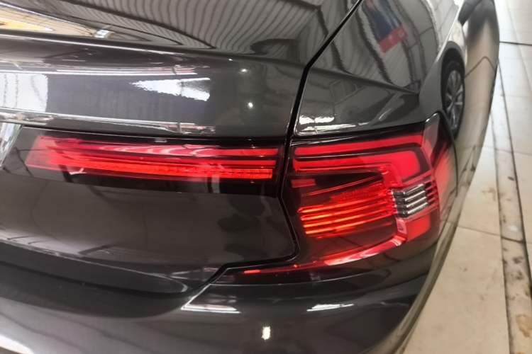 Used Volvo S90 2021 B5 Zhiyuan Luxury Edition Right Rear Taillight
