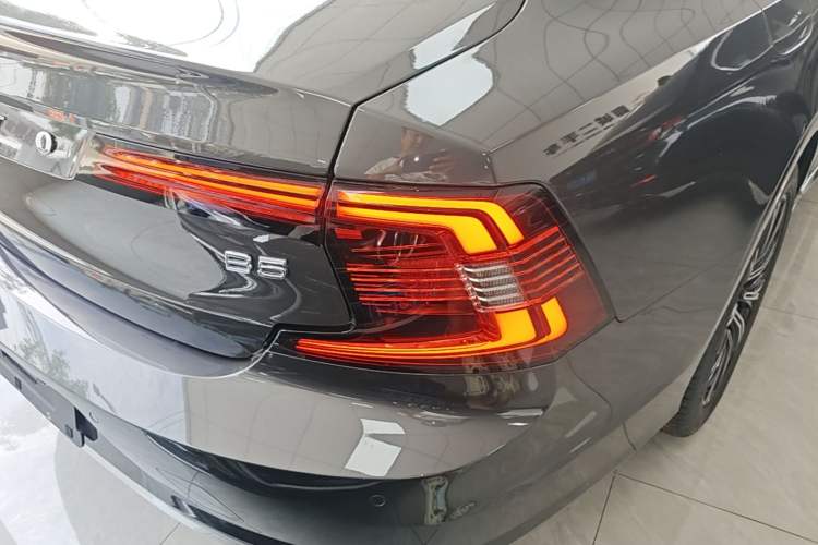 Used Volvo S90 2021 B5 Zhiyi Luxury Edition Right Rear Taillight