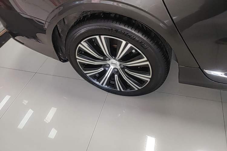 Used Volvo S90 2021 B5 Zhiyi Luxury Edition Right Rear Wheel Hub