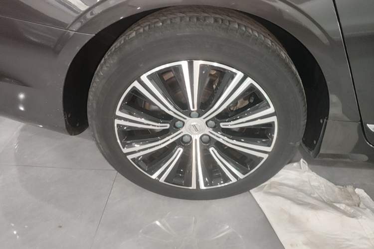 Used Volvo S90 2021 B5 Zhiyuan Luxury Edition Right Rear Wheel Hub