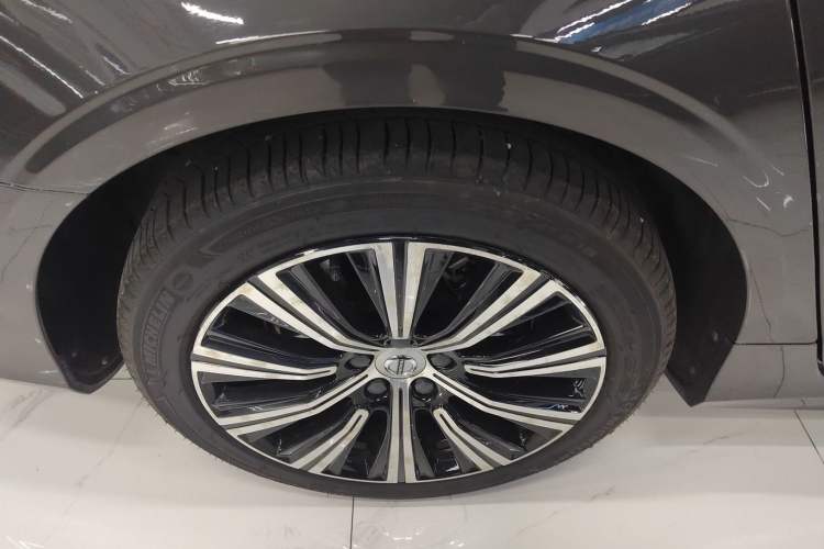 Used Volvo S90 2021 B5 Zhiyi Luxury Edition Right Rear Wheel Hub