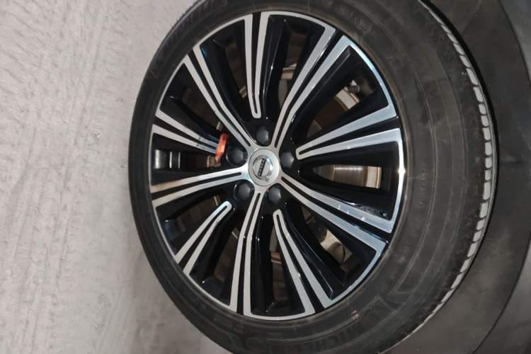 Used Volvo S90 2021 B5 Zhiyuan Luxury Edition Right Rear Wheel Hub