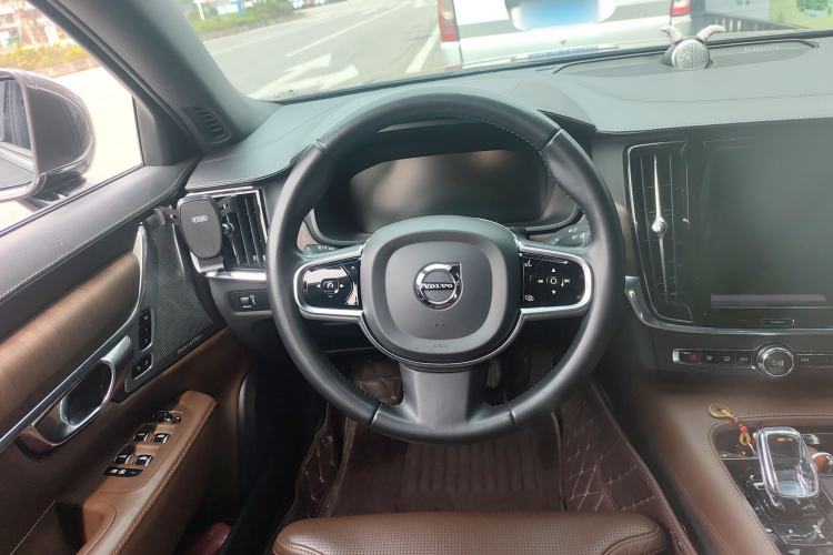 Used Volvo S90 2021 B5 Luxury Smart Edition Steering Wheel
