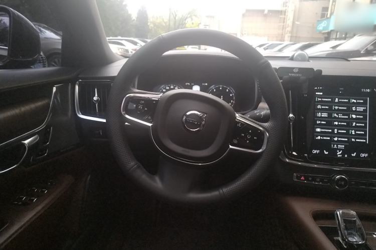 Used Volvo S90 2021 B5 Luxury Smart Edition Steering Wheel