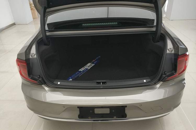 Used Volvo S90 2021 B5 Zhiyuan Luxury Edition Trunk