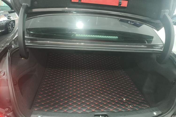 Used Volvo S90 2021 B5 Zhiyuan Luxury Edition Trunk