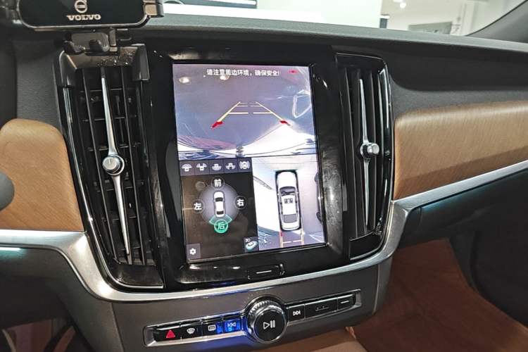 Used Volvo S90 2021 B5 Zhiyi Luxury Edition Audio And AC Panel