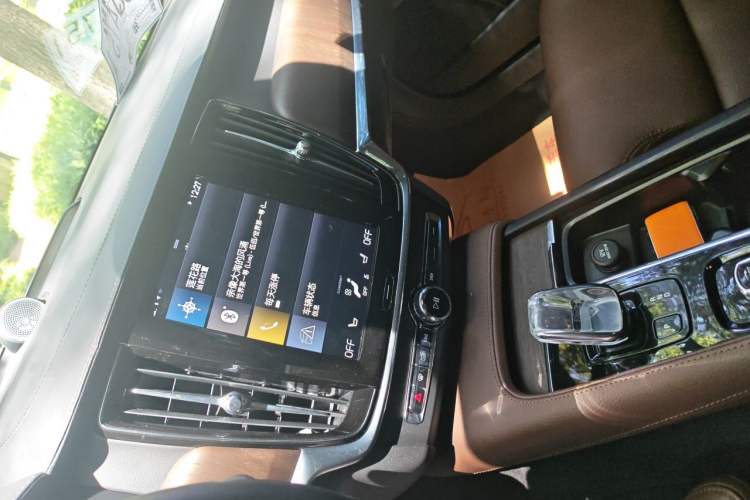 Used Volvo S90 2021 B5 Zhiyuan Luxury Edition Audio And AC Panel