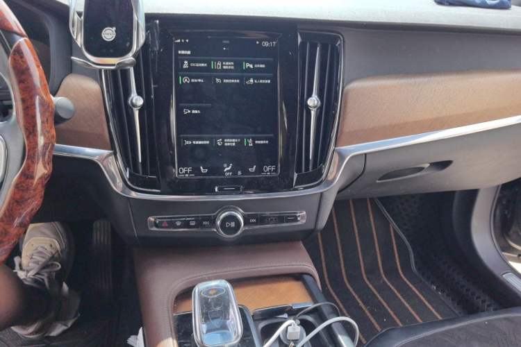 Used Volvo S90 2021 B5 Zhiyi Luxury Edition Audio And AC Panel