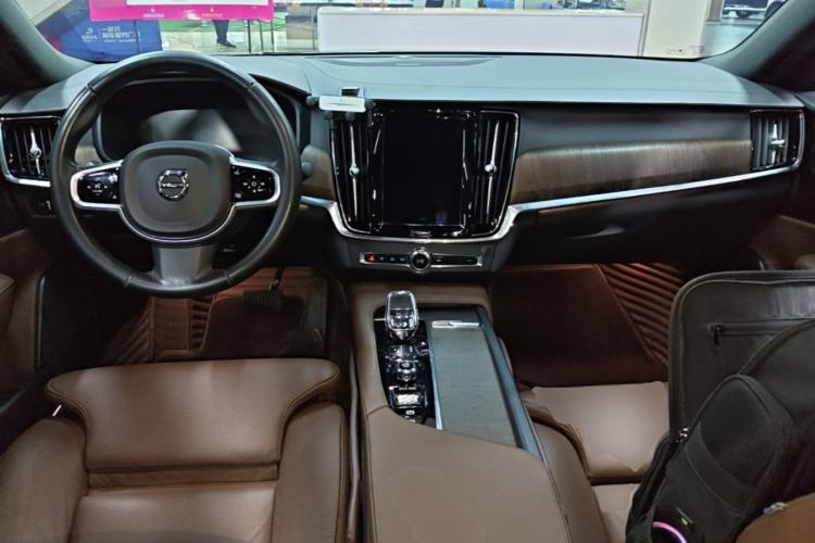 Used Volvo S90 2021 B5 Zhiyuan Luxury Edition Center Console