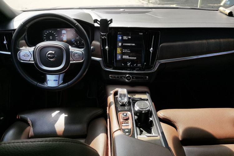 Used Volvo S90 2021 B5 Zhiyuan Luxury Edition Center Console