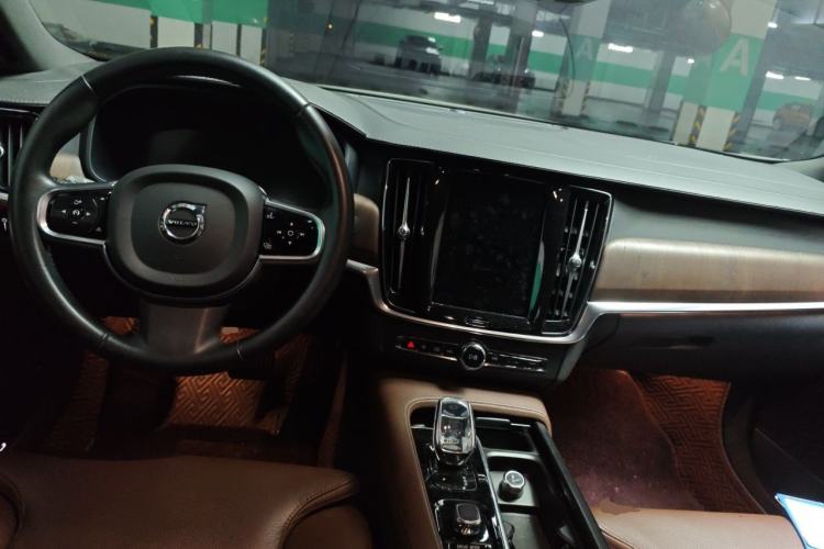 Used Volvo S90 2021 B5 Zhiyuan Luxury Edition Center Console