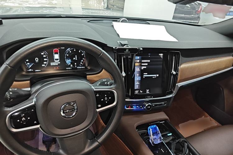 Used Volvo S90 2021 B5 Zhiyi Luxury Edition Center Console