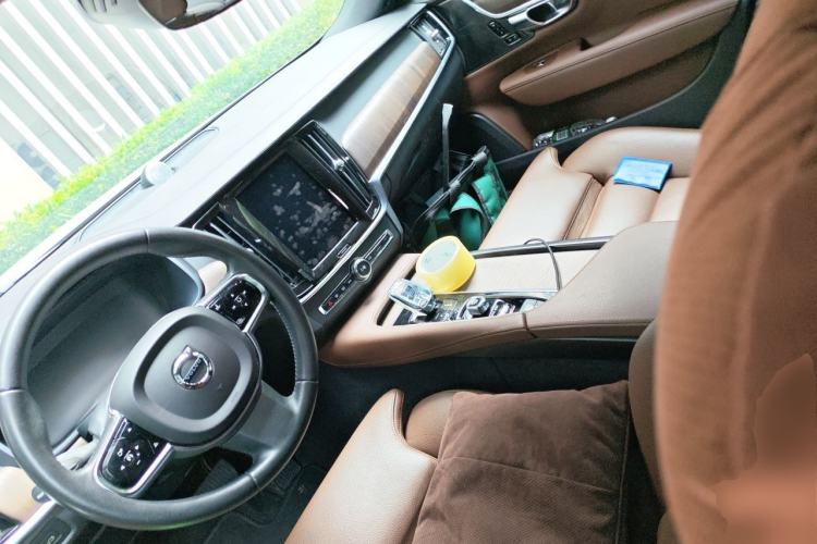 Used Volvo S90 2021 B5 Zhiyuan Luxury Edition Center Console