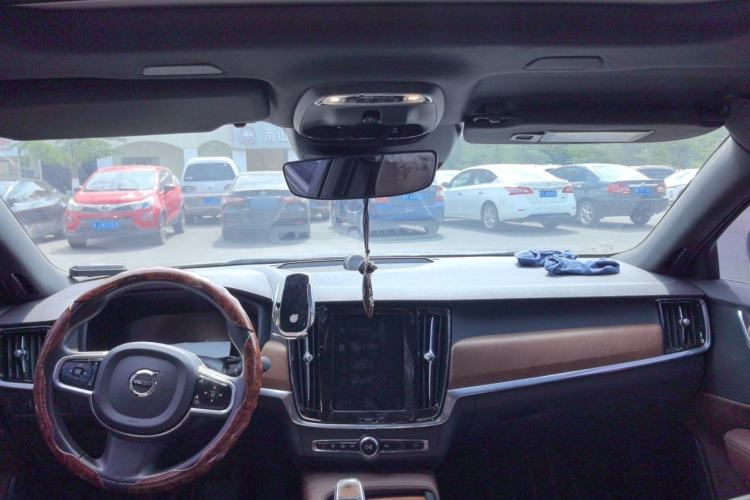 Used Volvo S90 2021 B5 Zhiyi Luxury Edition Center Console