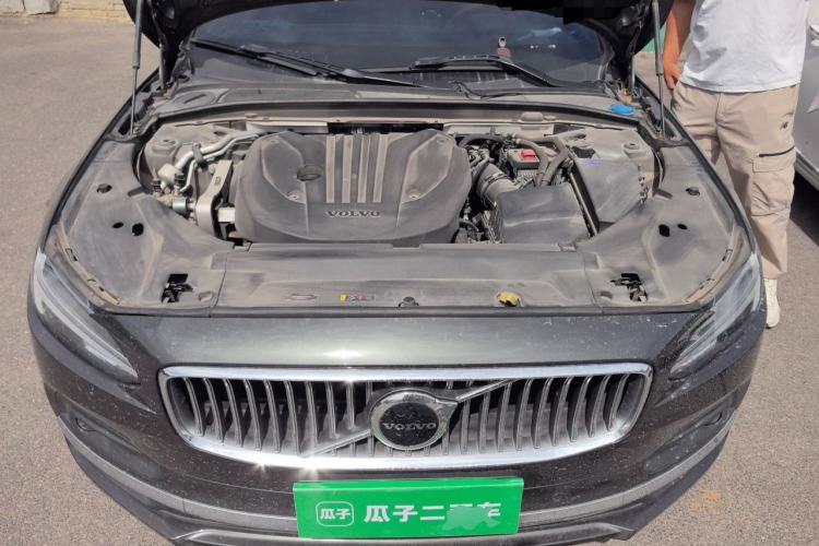 Used Volvo S90 2021 B5 Zhiyi Luxury Edition Engine Bay