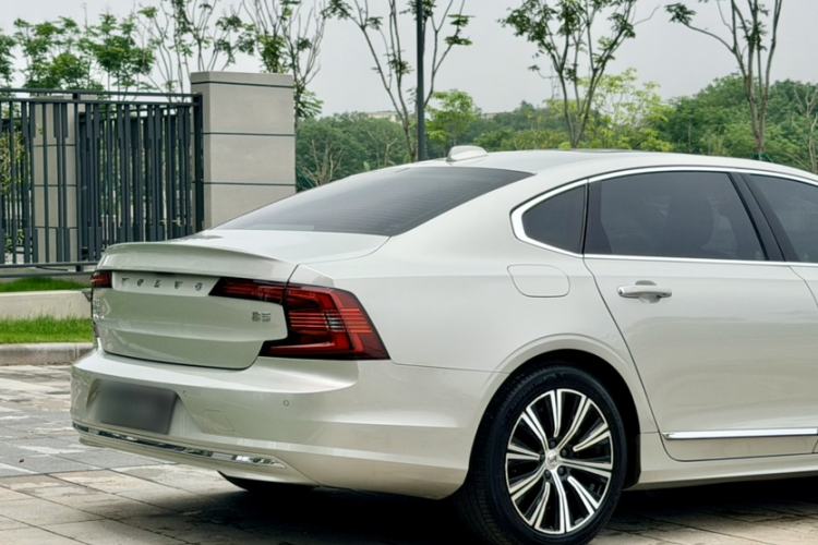 Used Volvo S90 2021 B5 Zhiyuan Luxury Edition Exterior 6