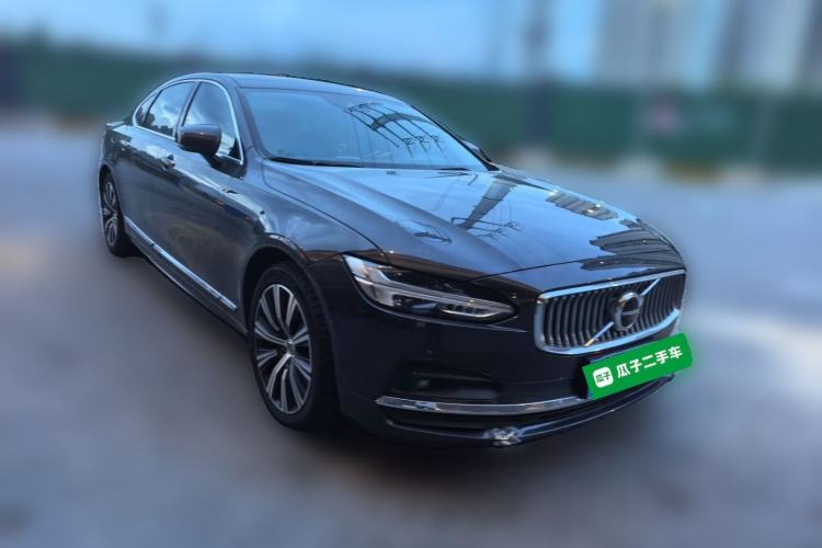 Used Volvo S90 2021 B5 Zhiyi Luxury Edition Front Right 45 Deg