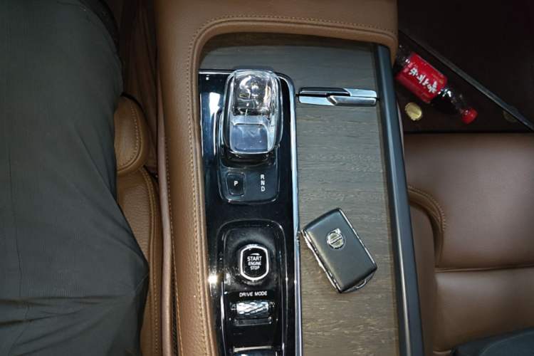 Used Volvo S90 2021 B5 Zhiyuan Luxury Edition Gear Lever