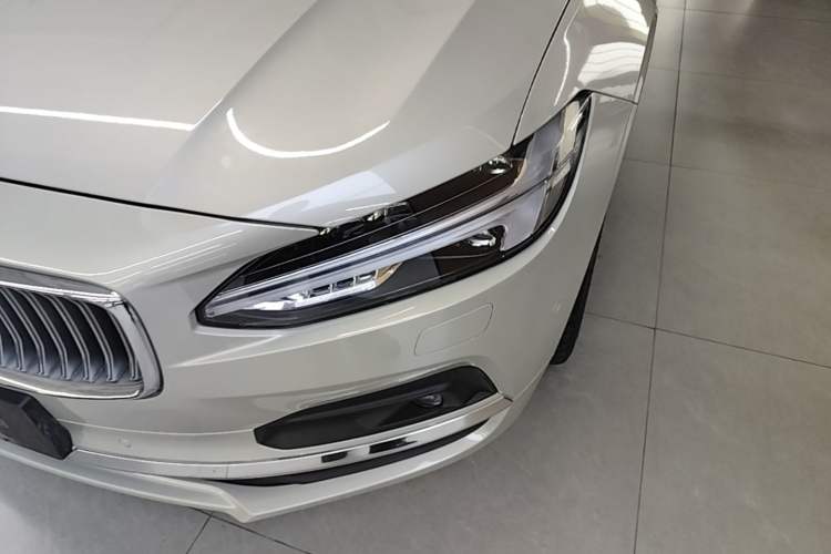Used Volvo S90 2021 B5 Luxury Smart Edition Left Front Headlight