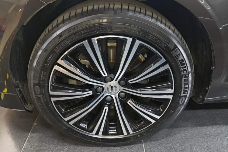 Used Volvo S90 2021 B5 Zhiyuan Luxury Edition Left Front Wheel Hub