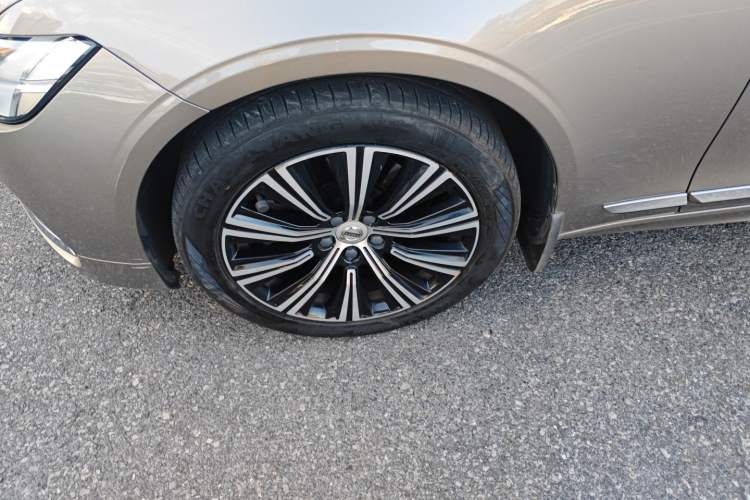 Used Volvo S90 2021 B5 Zhiyi Luxury Edition Left Front Wheel Hub
