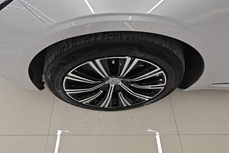 Used Volvo S90 2021 B5 Zhiyi Luxury Edition Left Front Wheel Hub