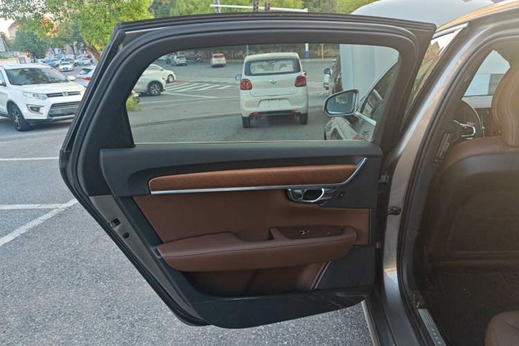 Used Volvo S90 2021 B5 Zhiyi Luxury Edition Left Rear Door Interior