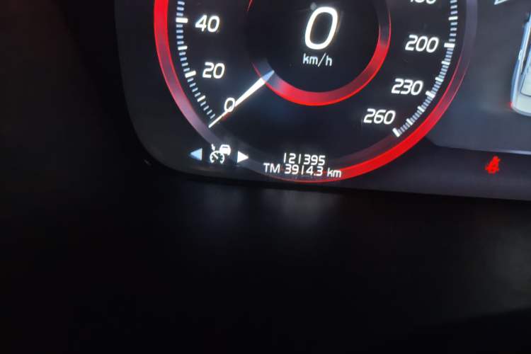 Used Volvo S90 2021 B5 Zhiyi Luxury Edition Odometer Close Up