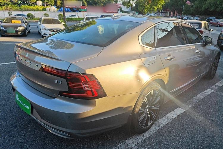 Used Volvo S90 2021 B5 Zhiyi Luxury Edition Rear Right 45 Deg