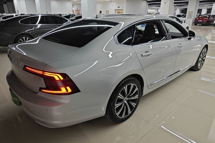 Used Volvo S90 2021 B5 Zhiyi Luxury Edition Rear Right 45 Deg