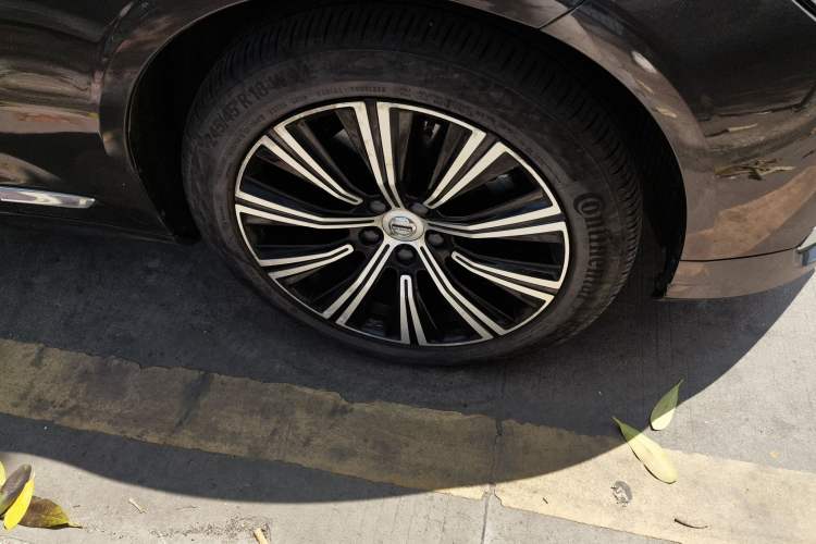 Used Volvo S90 2021 B5 Zhiyuan Luxury Edition Right Front Wheel Hub