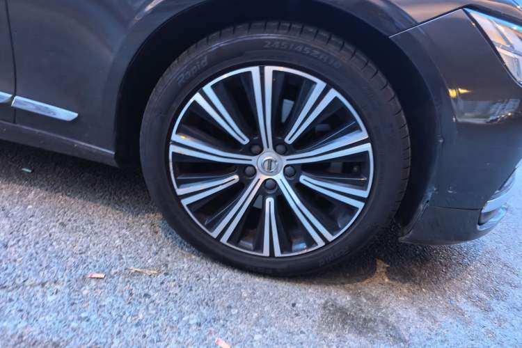 Used Volvo S90 2021 B5 Zhiyi Luxury Edition Right Front Wheel Hub
