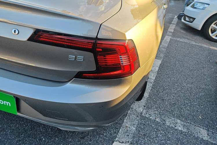 Used Volvo S90 2021 B5 Zhiyi Luxury Edition Right Rear Taillight