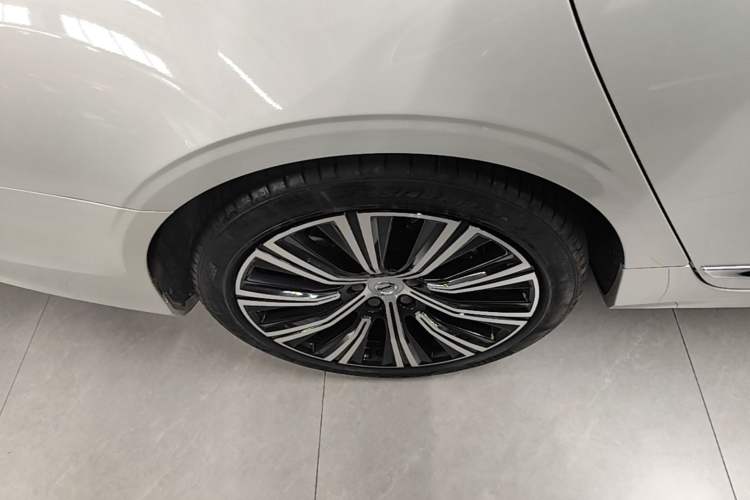Used Volvo S90 2021 B5 Luxury Smart Edition Right Rear Wheel Hub