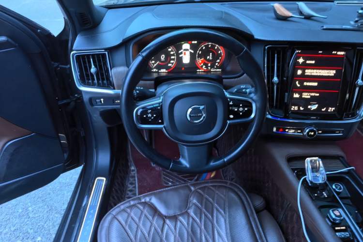 Used Volvo S90 2021 B5 Zhiyi Luxury Edition Steering Wheel