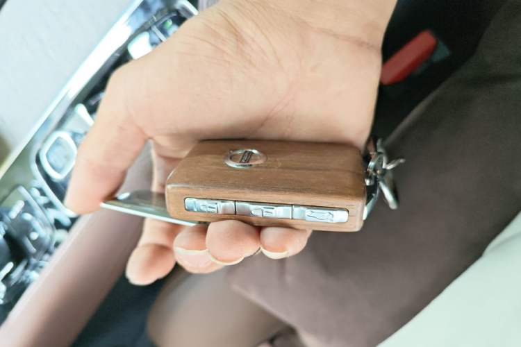 Used Volvo S90 2021 B5 Zhiyuan Luxury Edition Vehicle Key