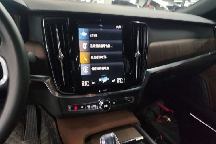 Used Volvo S90 2021 B5 Zhiyuan Luxury Edition Audio And AC Panel