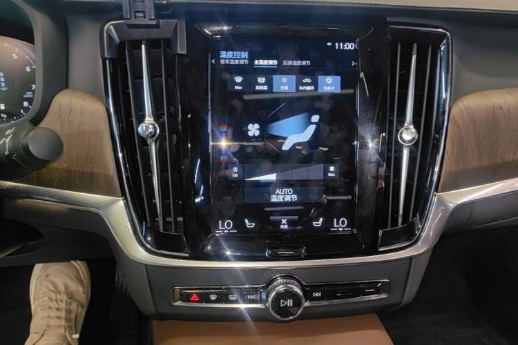 Used Volvo S90 2021 B5 Zhiyuan Luxury Edition Audio And AC Panel