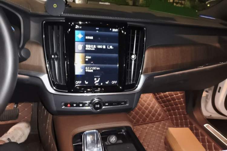 Used Volvo S90 2021 B5 Luxury Smart Edition Audio And AC Panel