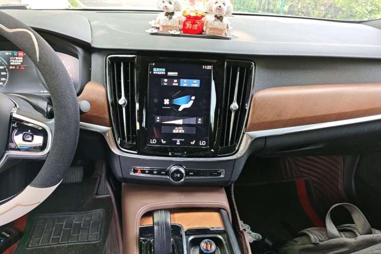 Used Volvo S90 2021 B5 Zhiyi Luxury Edition Audio And AC Panel