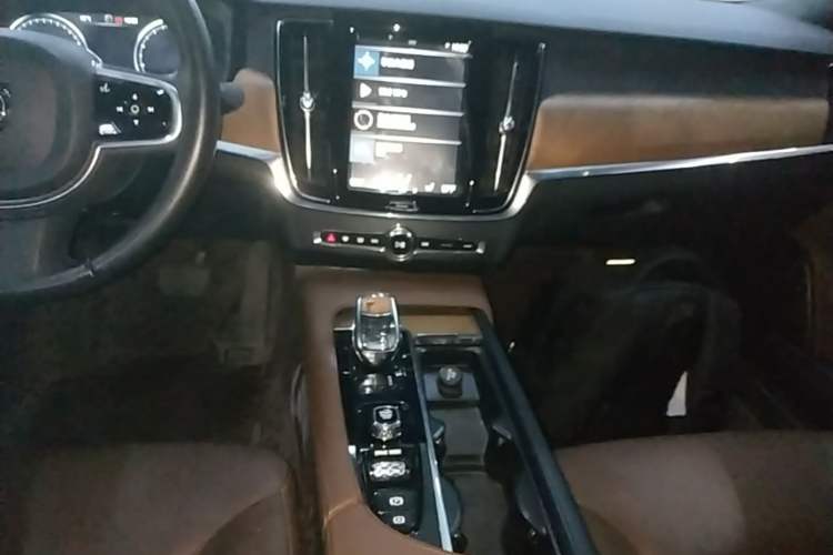 Used Volvo S90 2021 B5 Zhiyi Luxury Edition Audio And AC Panel