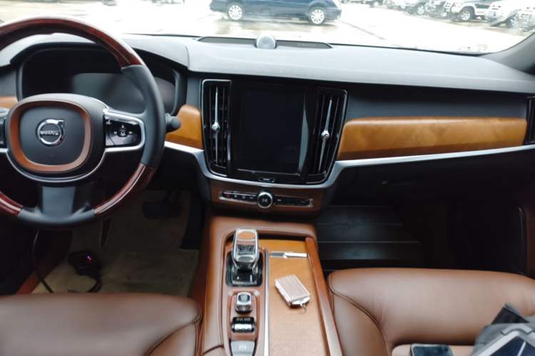 Used Volvo S90 2021 B5 Zhiyi Luxury Edition Audio And AC Panel