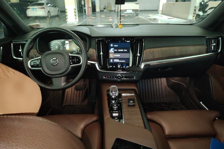 Used Volvo S90 2021 B5 Zhiyuan Luxury Edition Center Console